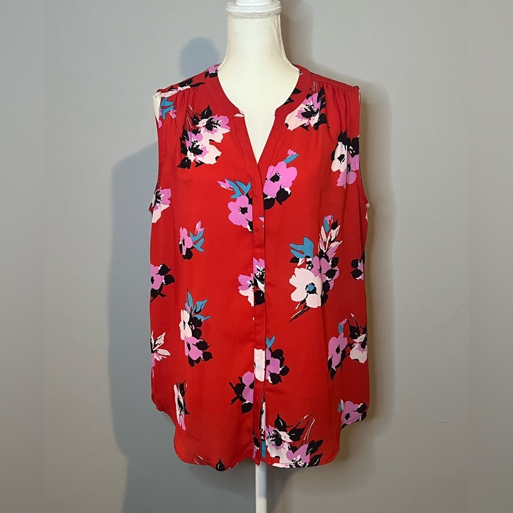 Chelsea & Theodore Red Floral Sleeveless Blouse